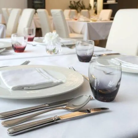 Hotel Mousson 4*